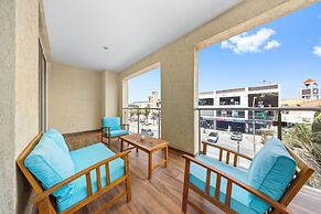 Lux Palm Beach Escape Pool Gym Prime Location