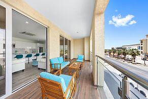 Lux Palm Beach Escape Pool Gym Prime Location