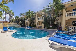 Charming Condo in Prime Location Wacamaya Condos