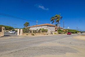 Charming Condo in Prime Location Wacamaya Condos