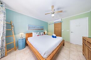 Charming Condo in Prime Location Wacamaya Condos