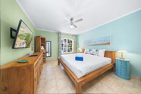 Charming Condo in Prime Location Wacamaya Condos