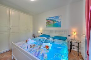 Borgo Belvedere Apartment With Lake View