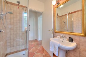 Borgo Belvedere Apartment With Lake View