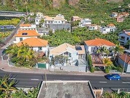 Coastal Charm B by Homie