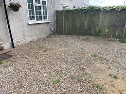 Slough - Sleeps 3 - Petfriendly - Riverside - Bay