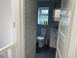 Slough - Sleeps 3 - Petfriendly - Riverside - Bay