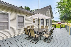 Lumberjack Hideaway Near Campus in Nacogdoches!