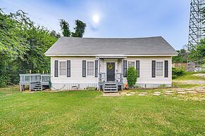 Lumberjack Hideaway Near Campus in Nacogdoches!