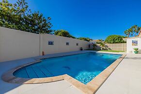 Spacious Renovated House Prvt Pool 5 min to Bch