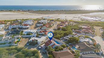 Spacious Renovated House Prvt Pool 5 min to Bch