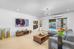 Spacious Renovated House Prvt Pool 5 min to Bch