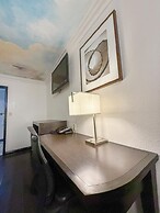 Super 7 Motel