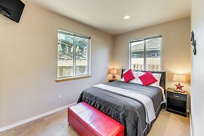 Coastal Oregon Home: Walk to Dock!