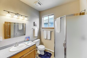Coastal Oregon Home: Walk to Dock!