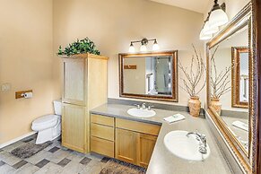 Coastal Oregon Home: Walk to Dock!