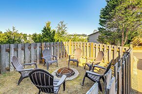Coastal Oregon Home: Walk to Dock!