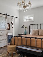 Kingsby Cottage - 1BR & Mountain Views