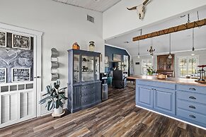 Kingsby Cottage - 1BR & Mountain Views