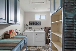 Kingsby Cottage - 1BR & Mountain Views