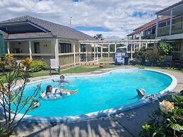 Summit Motor Lodge