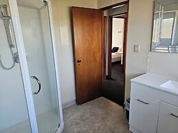Summit Motor Lodge