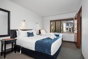 Summit Motor Lodge