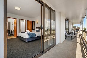 Summit Motor Lodge