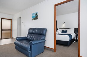 Summit Motor Lodge