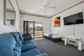 Summit Motor Lodge