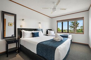Summit Motor Lodge