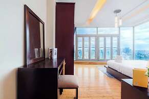 Salute de Sailing Tower - Palace Garden