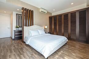 Salute de Sailing Tower - Palace Garden