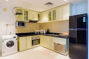 Salute de Sailing Tower - Palace Garden