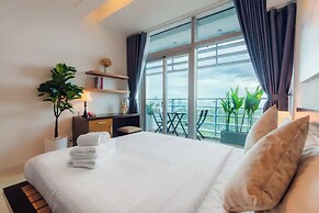 Salute de Sailing Tower - Palace Garden