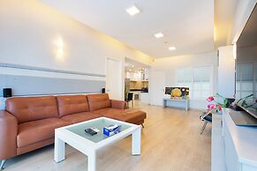 Salute de Sailing Tower - Palace Garden