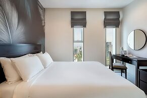 Salute de Sailing Tower - Palace Garden