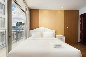 Salute de Sailing Tower - Palace Garden