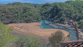 Baron Beach Bungalow