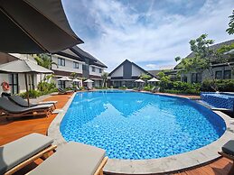 Azana Garden Hill Resort Blora