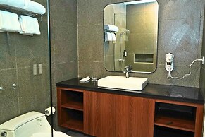 Azana Garden Hill Resort Blora