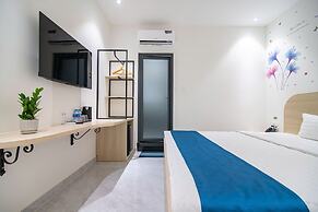 Bin Bin Hotel 14 - Near Vstar School D7