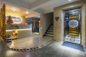 Bin Bin Hotel 14 - Near Vstar School D7