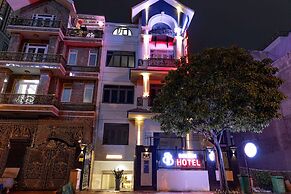 Bin Bin Hotel 14 - Near Vstar School D7