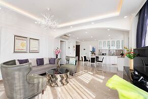 Ben Thanh Tower - Luminous Apartments D1