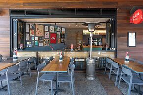 Surfsong on Miami Beach