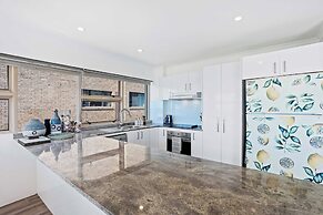 Surfsong on Miami Beach