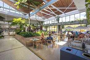 Surfsong on Miami Beach