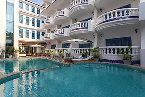 Azalea By Stone Wood Carmona