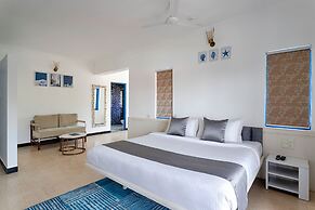 Azalea By Stone Wood Carmona